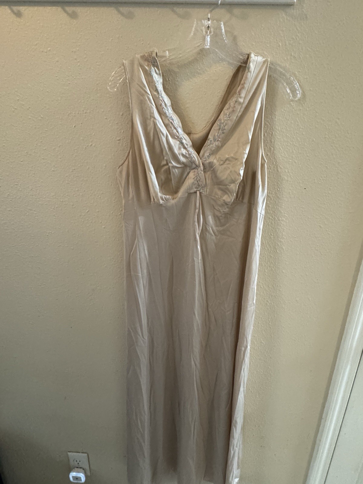 Vintage JCPenney Papermoon Nylon Nightgown M Beige Antron III Embroidered Slip