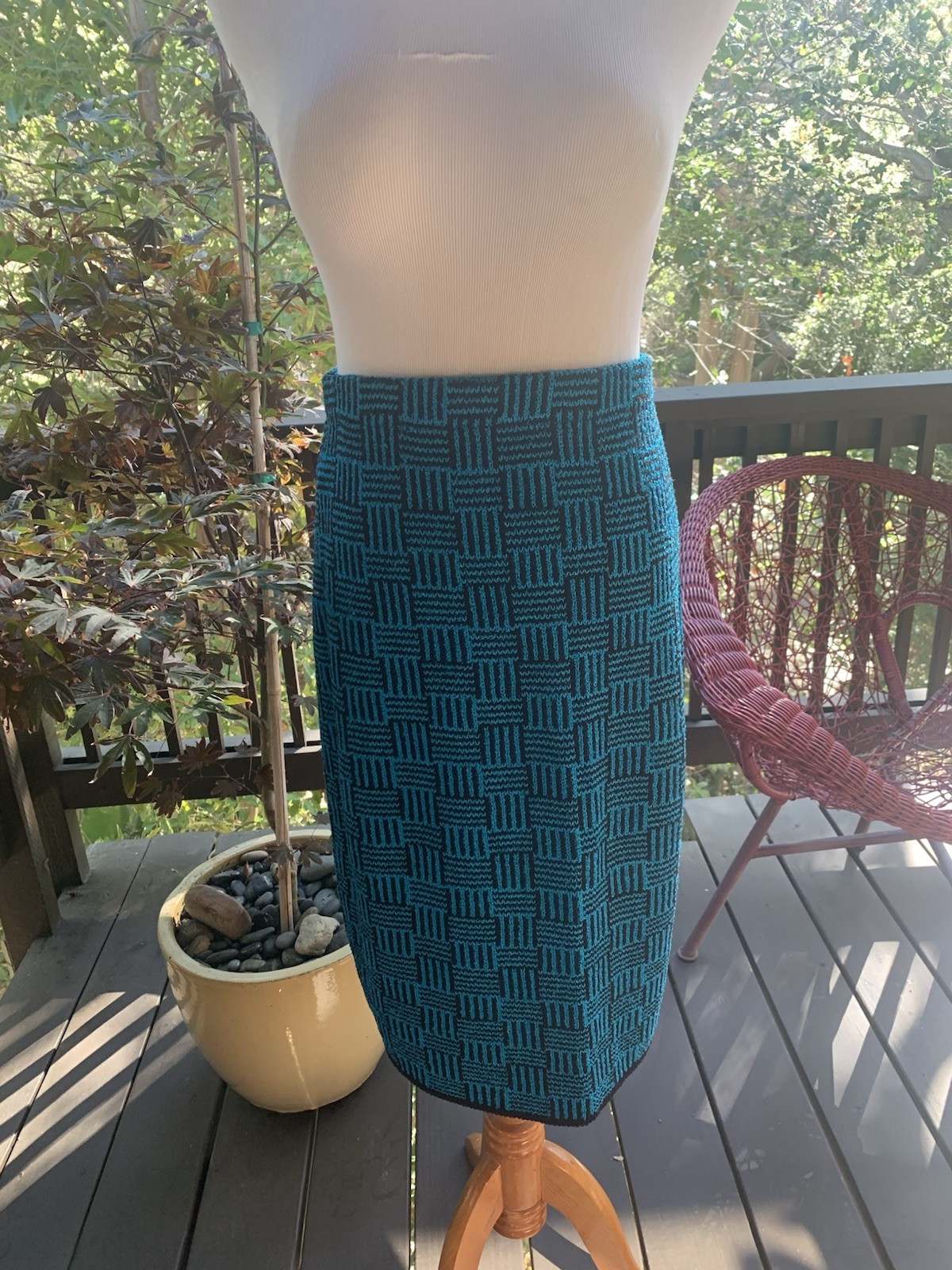 Vintage French Rags Knit Women’s Skirt In Blue/Black Design. Circa 1980s. Size 2