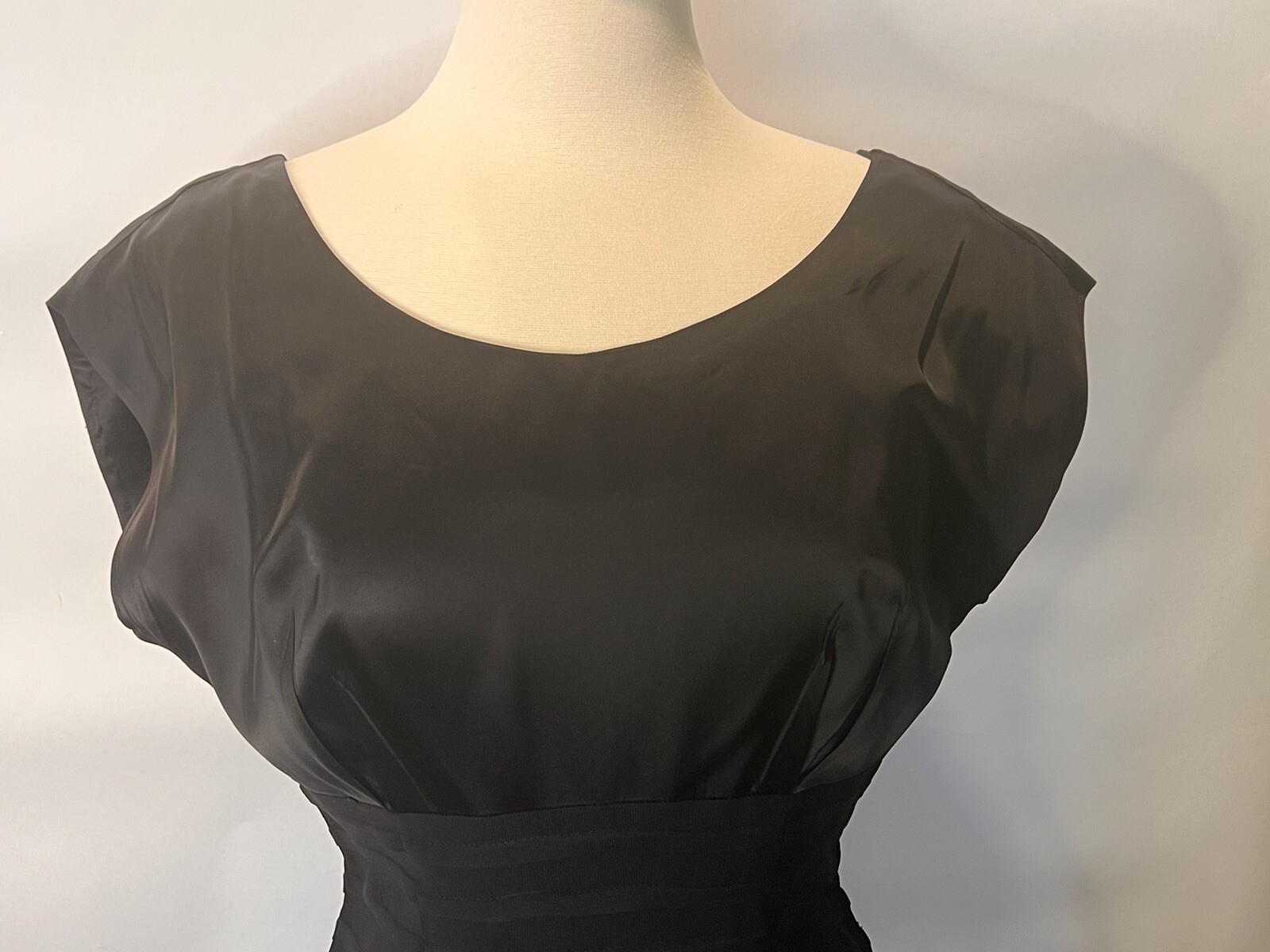 True Vintage 50s Wiggle Sheath Satin Black Dress M Bombshell