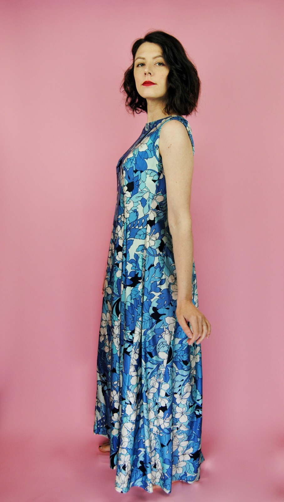 1960s 1970s Vintage Hookano Hawaii Blue Floral Dress with Watteau Back – Sm Md