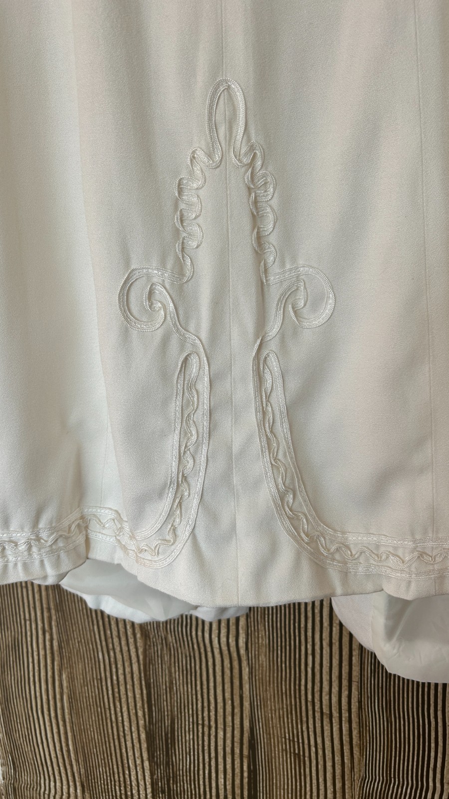 VTG R&M Richards Karen Kwong Ivory Suit Sz 14W Ivory Embroidered Bride Wedding
