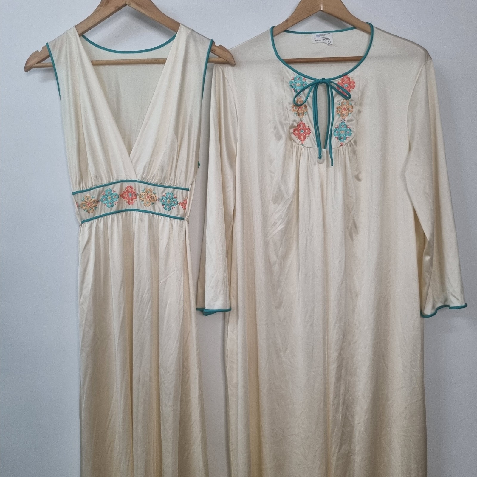 VTG Set 2 Peice Montgomery Ward Pegnoir Long Nightgown Robe Boho Antron Nylon L