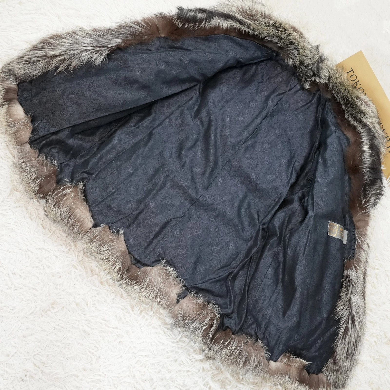 SAGA ROYAL FOX Silver Fox Coat – Genuine Vintage Fur From Japan