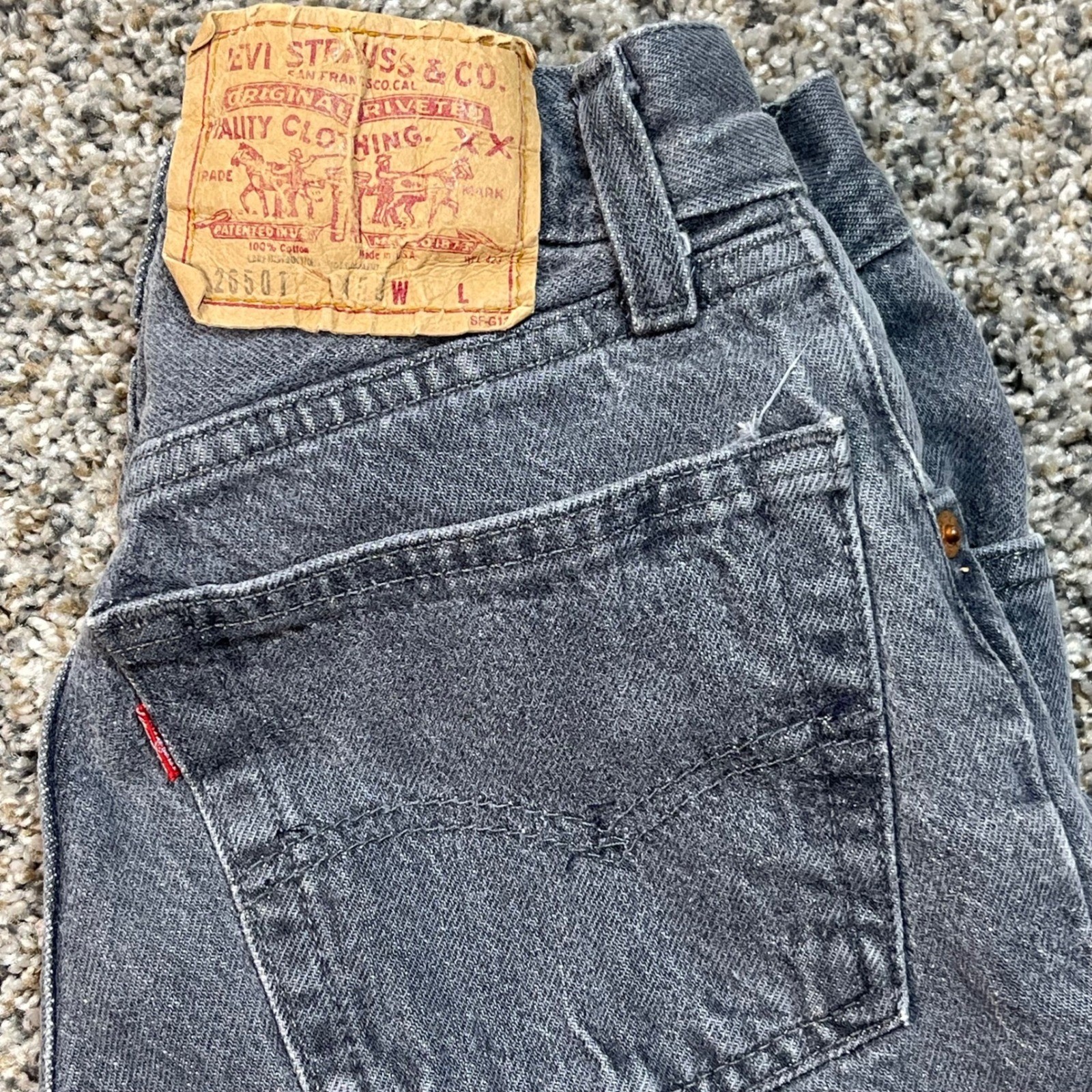 Vintage Levi’s 501 Women’s 22×31 Jeans USA Made Black High Waisted Straight