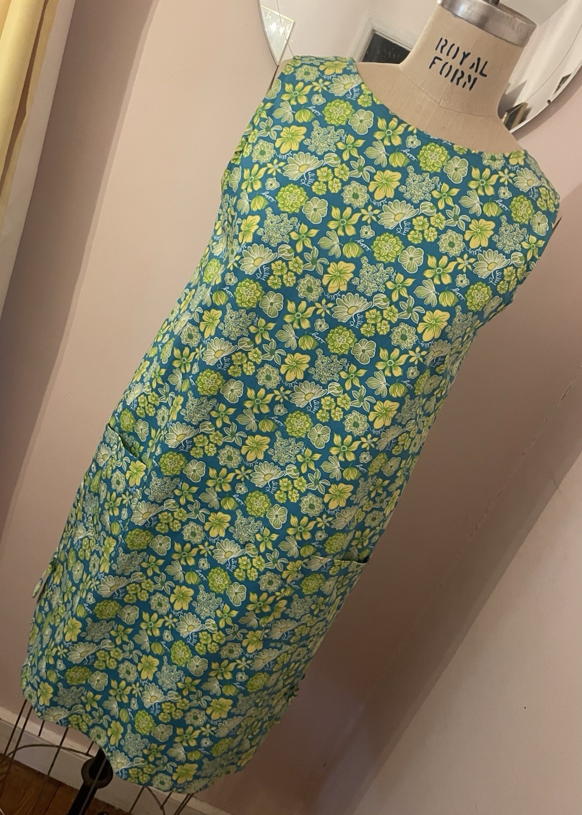 Vintage Lilly Pulitzer Shift Dress (circa 2000-06) Size 8