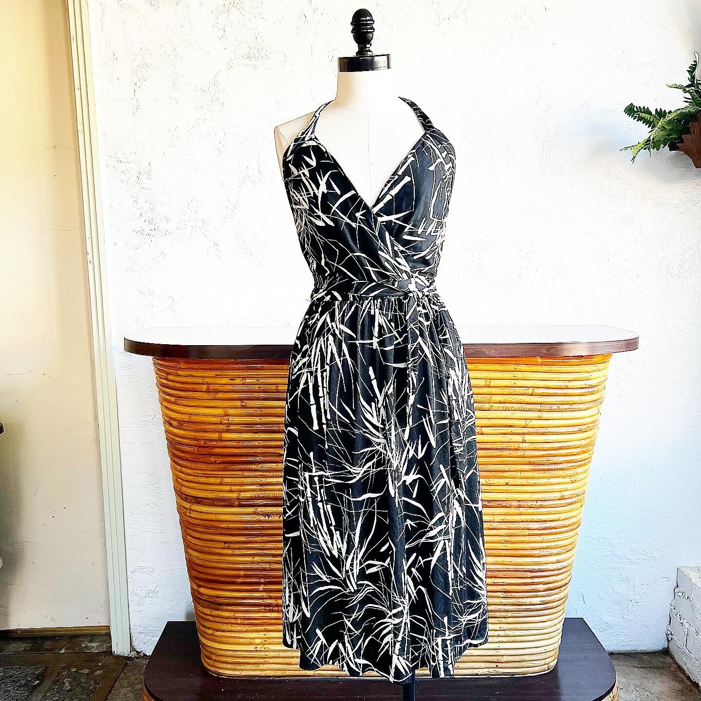 JOY STEVENS CALIFORNIA 70’s Black White Bamboo Tropical Vintage Halter Dress M