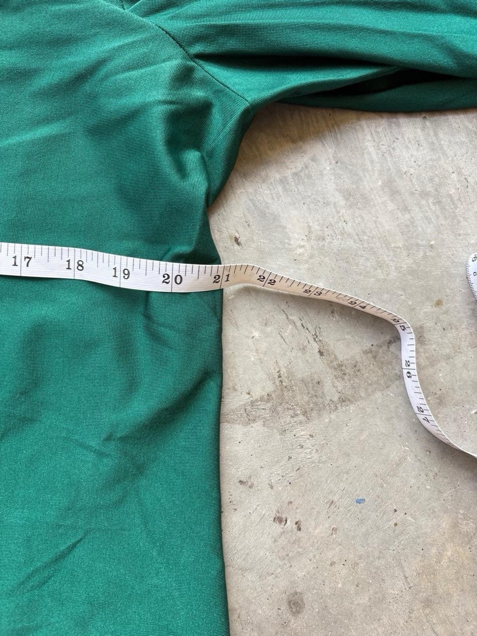True vintage 70s green button up blouse with dagger collar