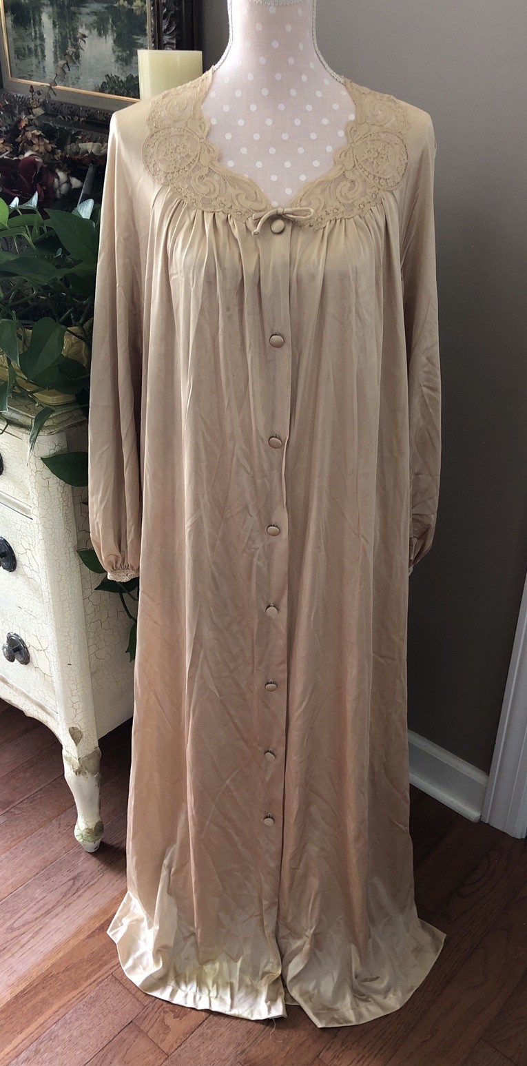 Vtg Robe Long Nylon Beige/Gold Lace Trim Long Sleeve Women’s Size Large
