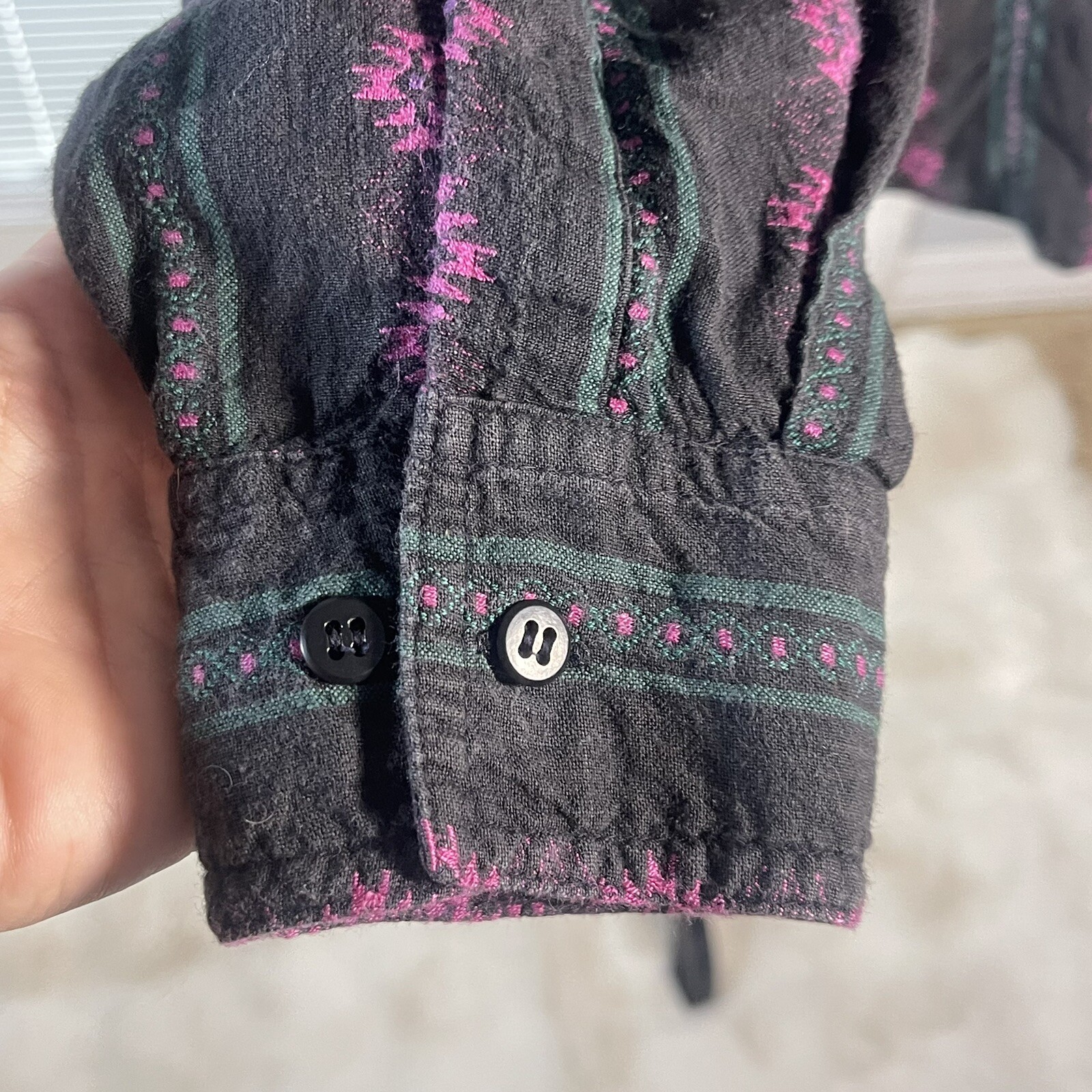Futures Vtg 90’s Aztec Embroidered Distressed Worn Button Up Grunge Top Sz 1X