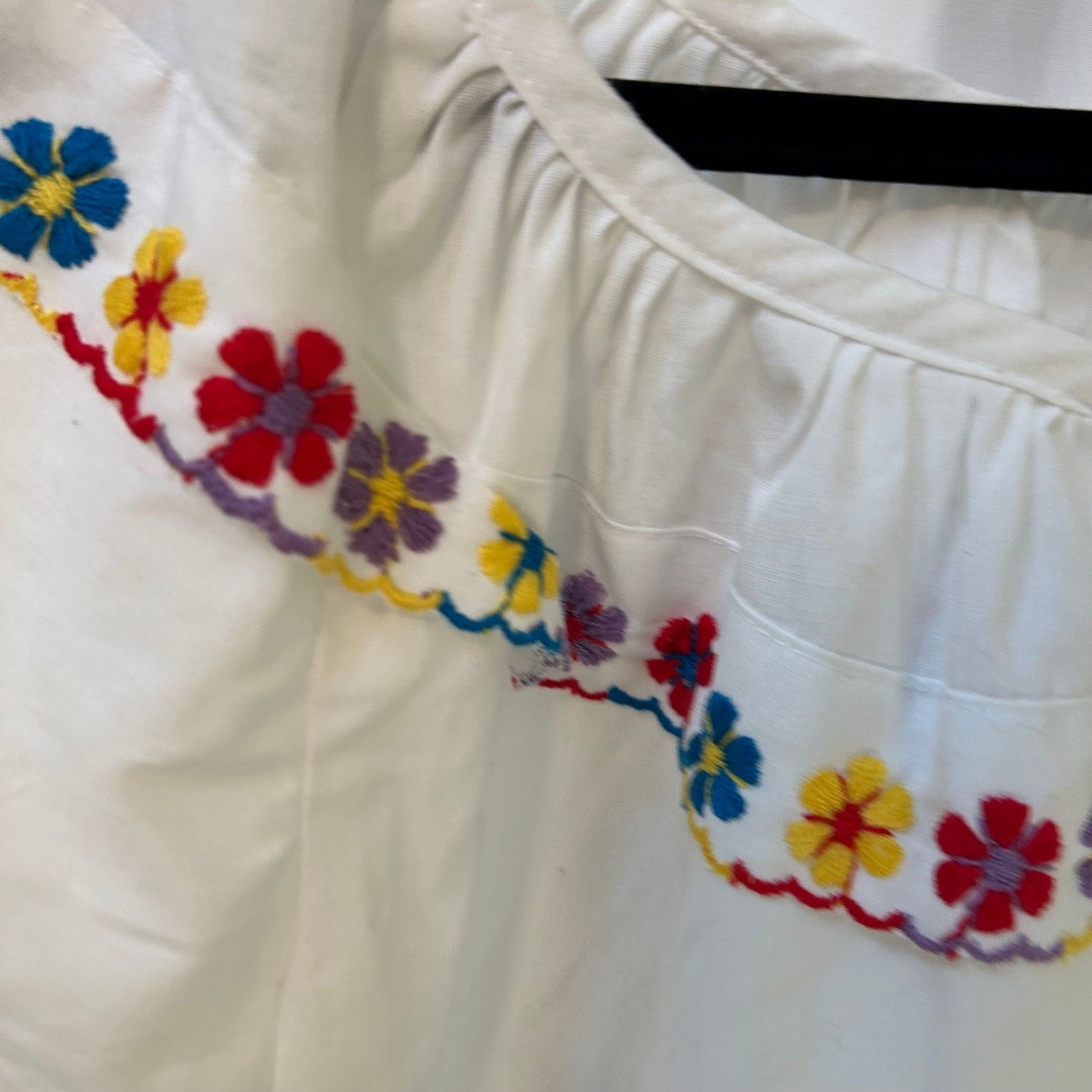 VTG Rockmount Ranch Wear White Floral Embroidered Ruffle Peasant Blouse Boho