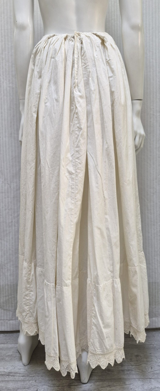 ANTIQUE VICTORIAN WHITE COTTON PETTICOAT SKIRT W/ CROCHET LACE – Waist 24″