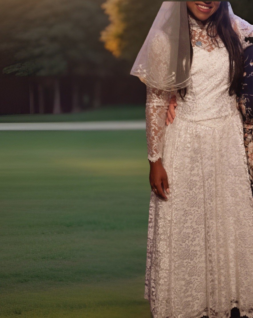 Vintage Modest Wedding Dress + 1960s Veil Bundle US 2-4 Measurements Included