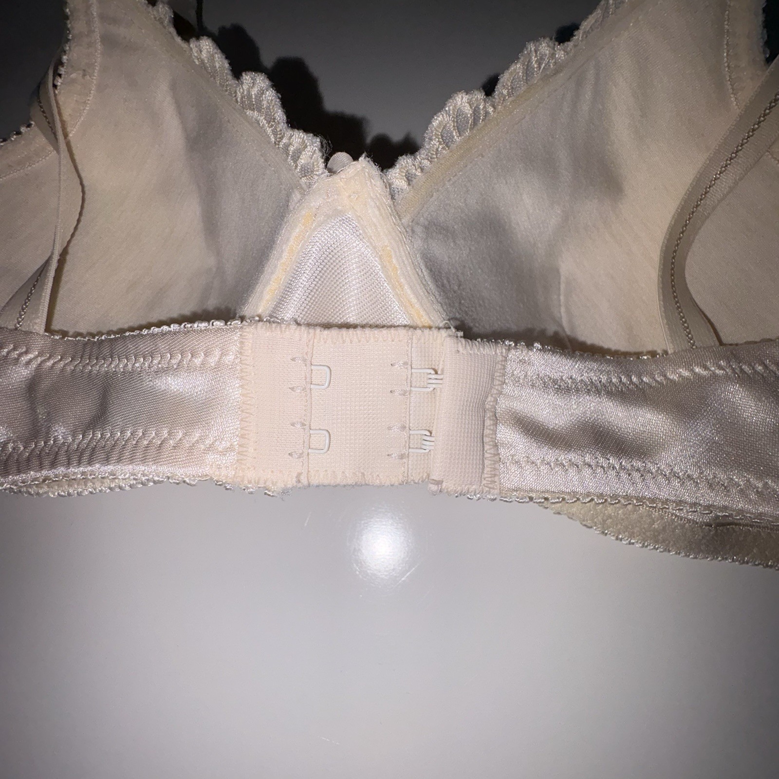 Vintage Bestform Bra Size 34A Ivory Floral Embroidered Wire Free Soft Lined Cups