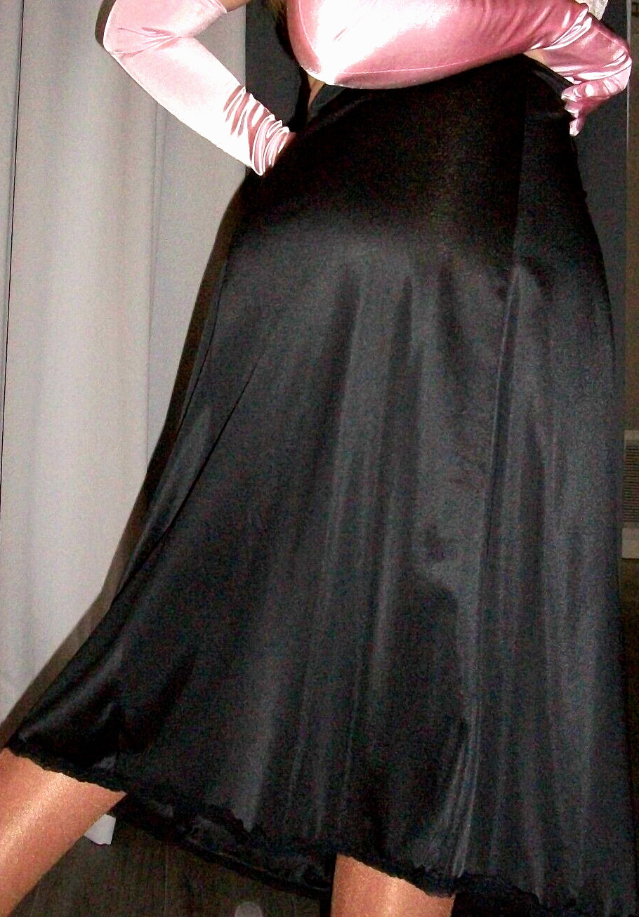 Vtg Black CABERNET Silky Nylon Midi Half Slip L