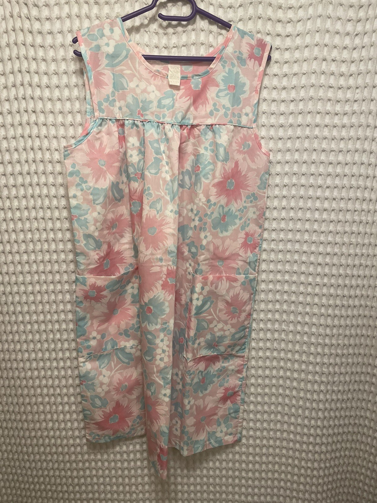 Vintage Women House Dress . New never worn . Made In USA Baby Blue and Pink Flor