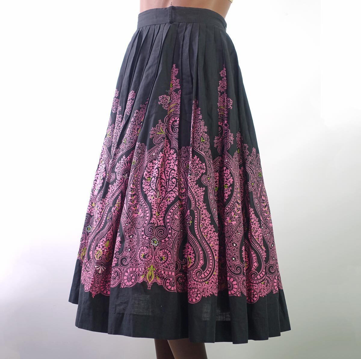 Vtg Full Skirt Paisley Print Black Pink Women’s 60s Medium Sears Kerrybrooke