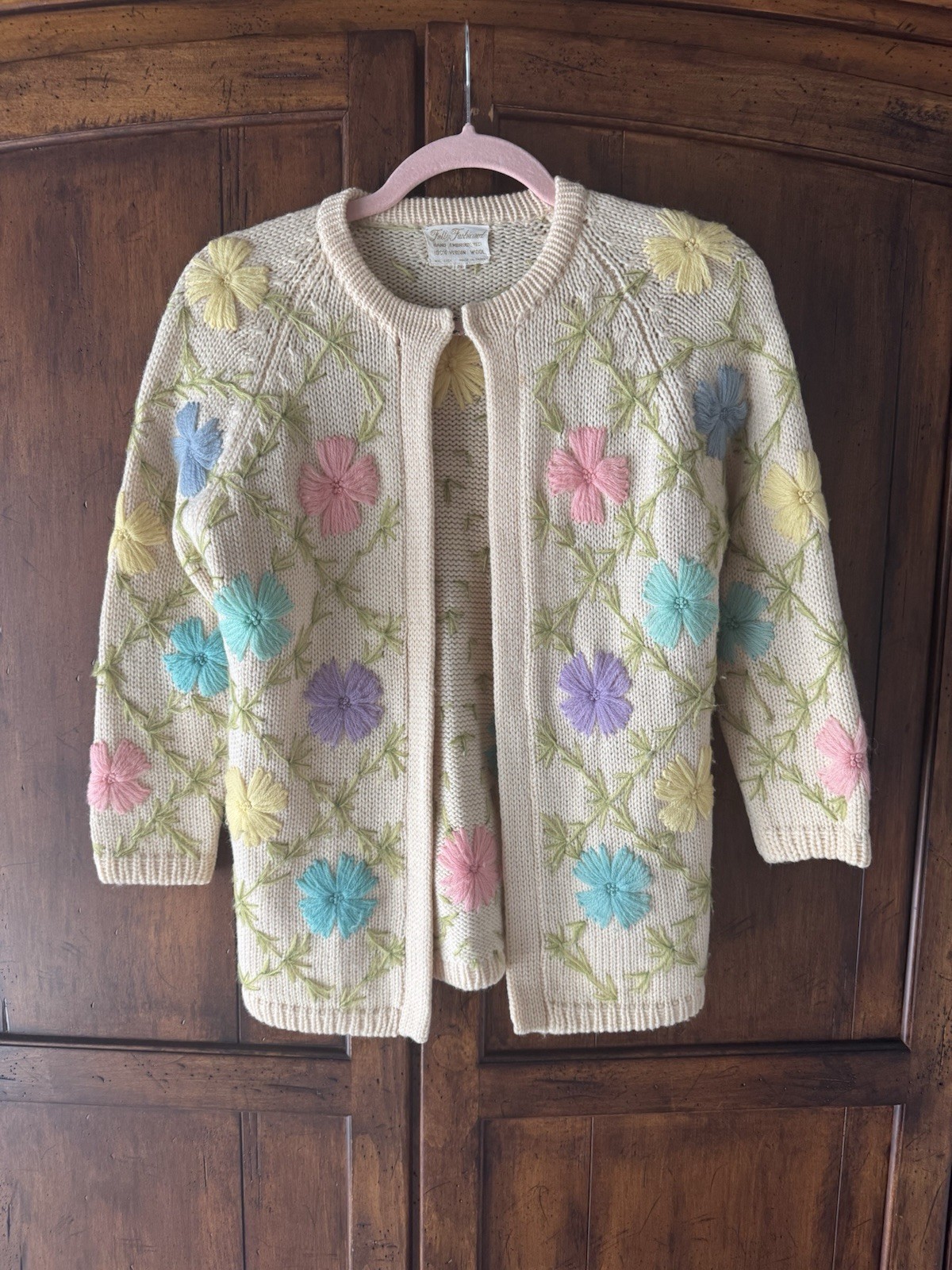 Vintage Cream Pastel Floral Hand Embroidered Virgin Wool Cardigan Sweater Small