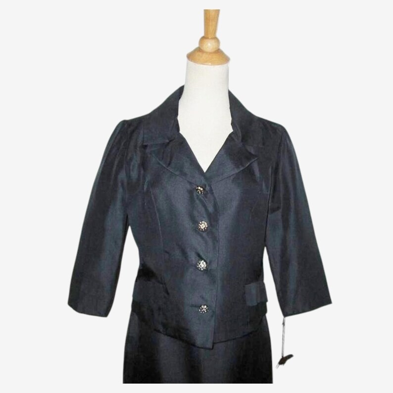 vintage 1960s Navy Silk Suit By Carol Brent – Size 12P – NOS