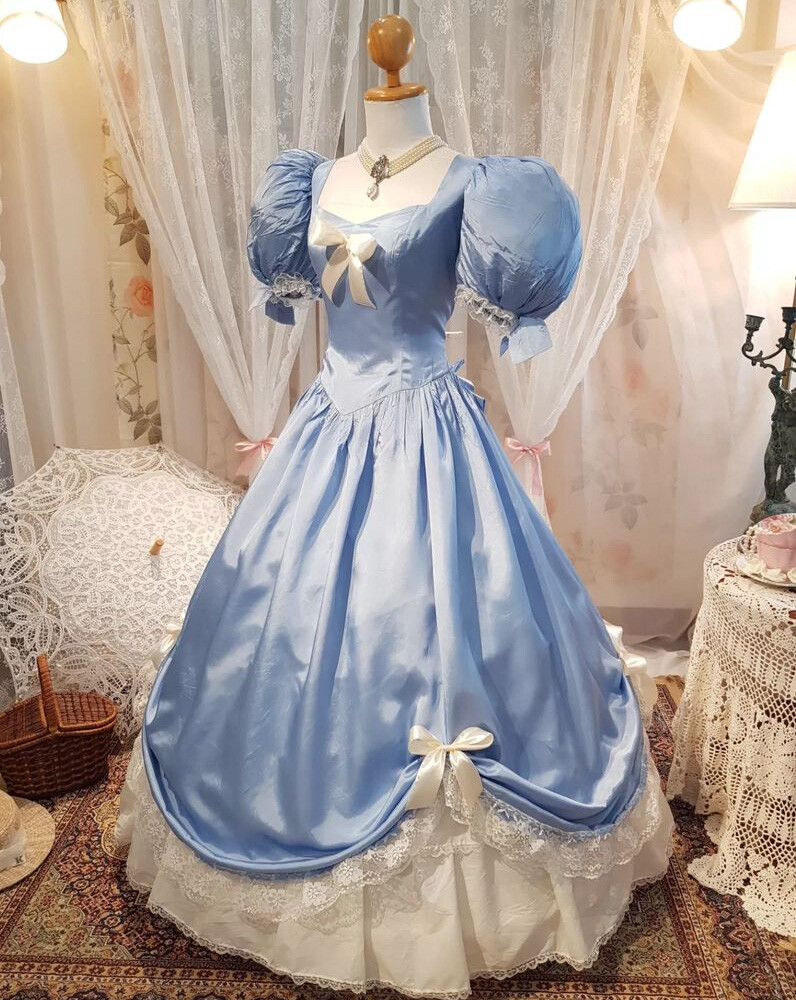 Vintage Blue Puff Sleeves Wedding Dresses Lace Appliques Satin Bridal Ball Gowns