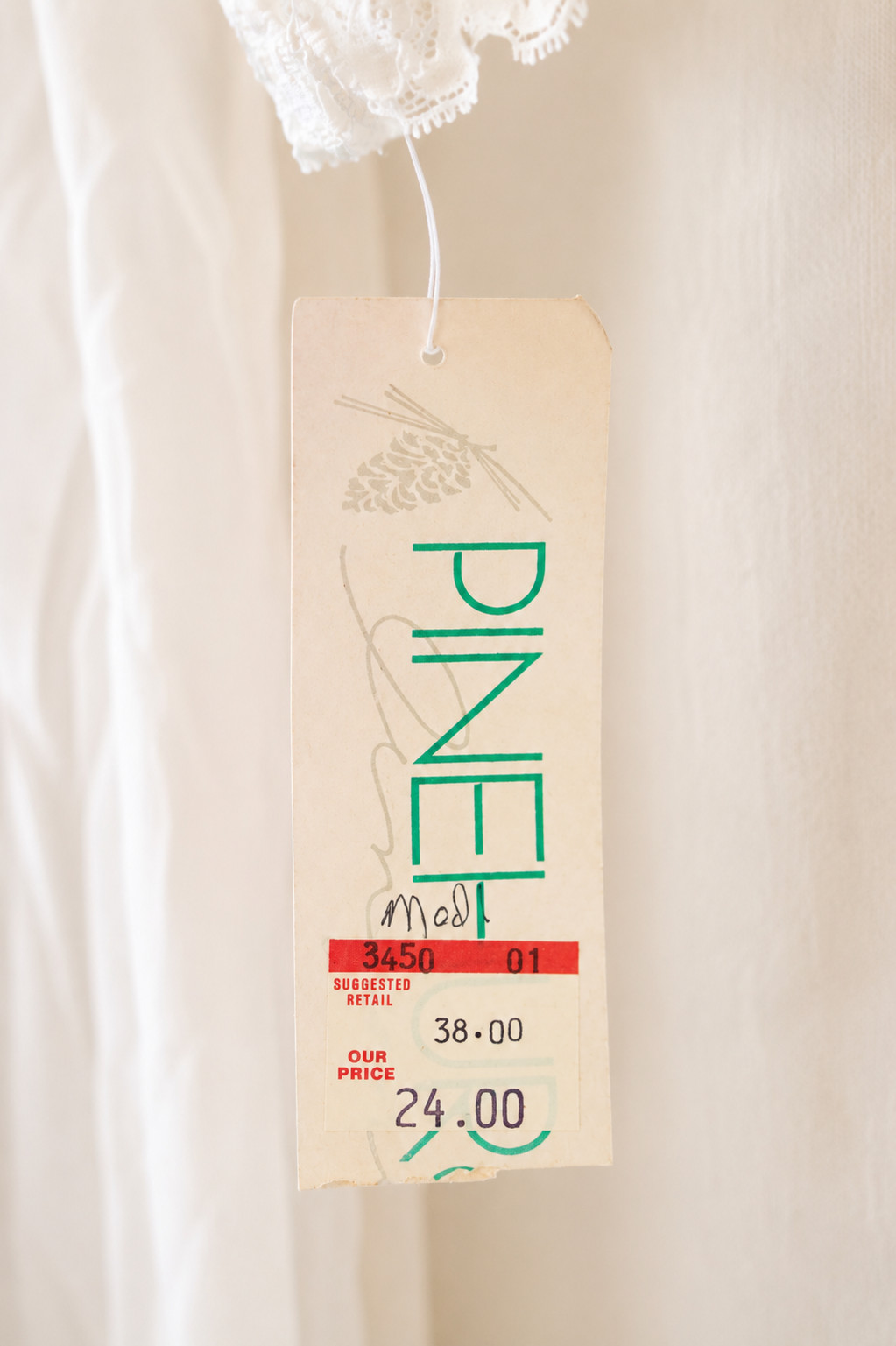 Vintage Pinehurst White Peignoir Robe Medium Lace Sheer Silky Lingerie NWT 1991