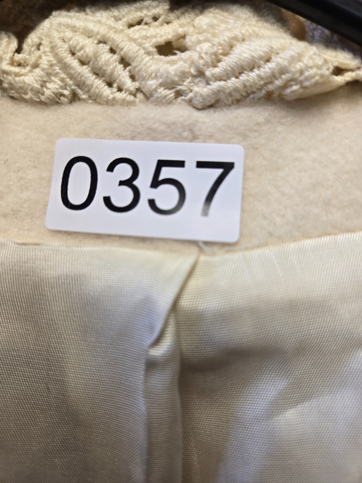 Andrea Women’s Coat Size 8 Cream With Eyelet Lace Trim 70% Wool Lined UEC