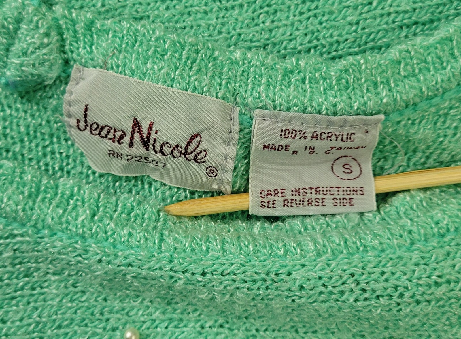Vintage Jean Nicole Lightweight Mint Green Sweater w Pearl Accents Size S