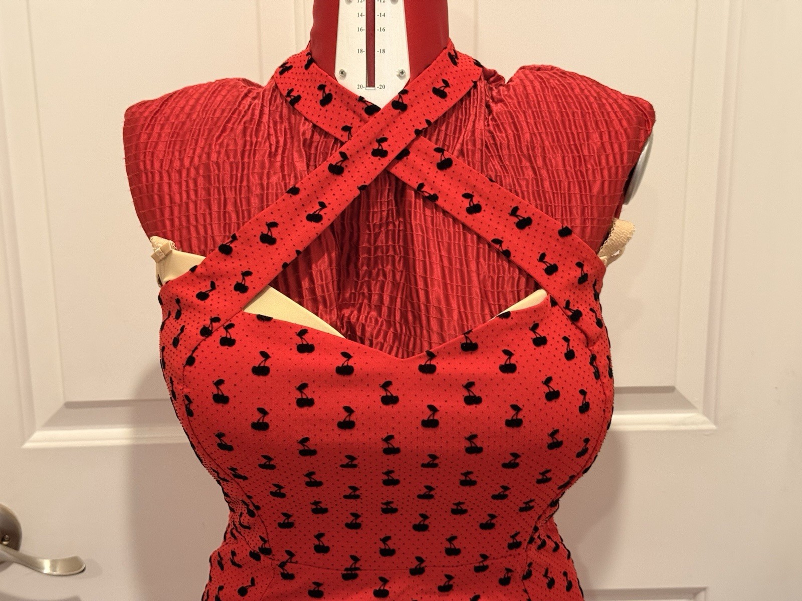 Women’s 2010’s Collectif Size XL Red Halter Wiggle Dress W/black Flocked Cherry