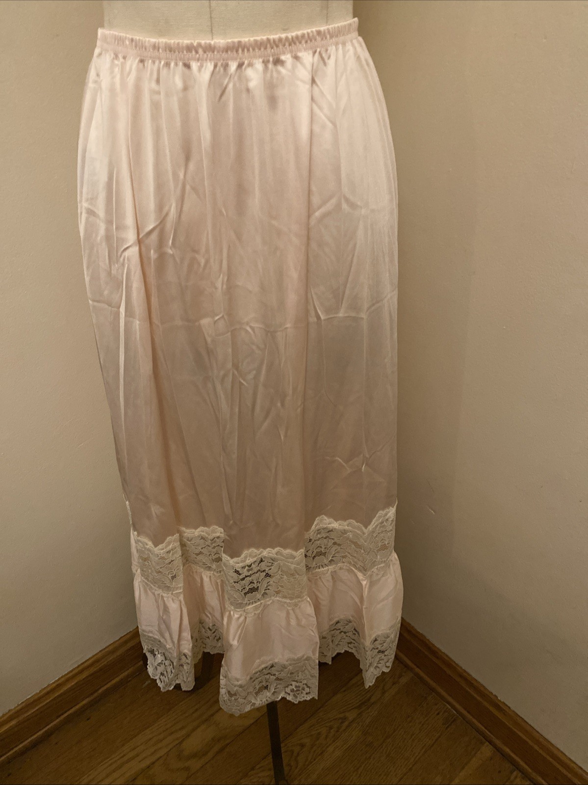 Vtg. Applause Half Slip Pink/ Lace Full Sweep Size Small New