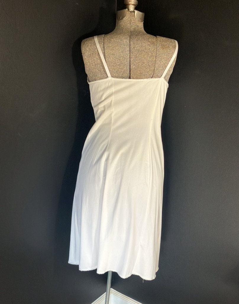 Vintage Vanity Fair Plain White Nylon Slip Size 34 1990s 2000s Lingerie
