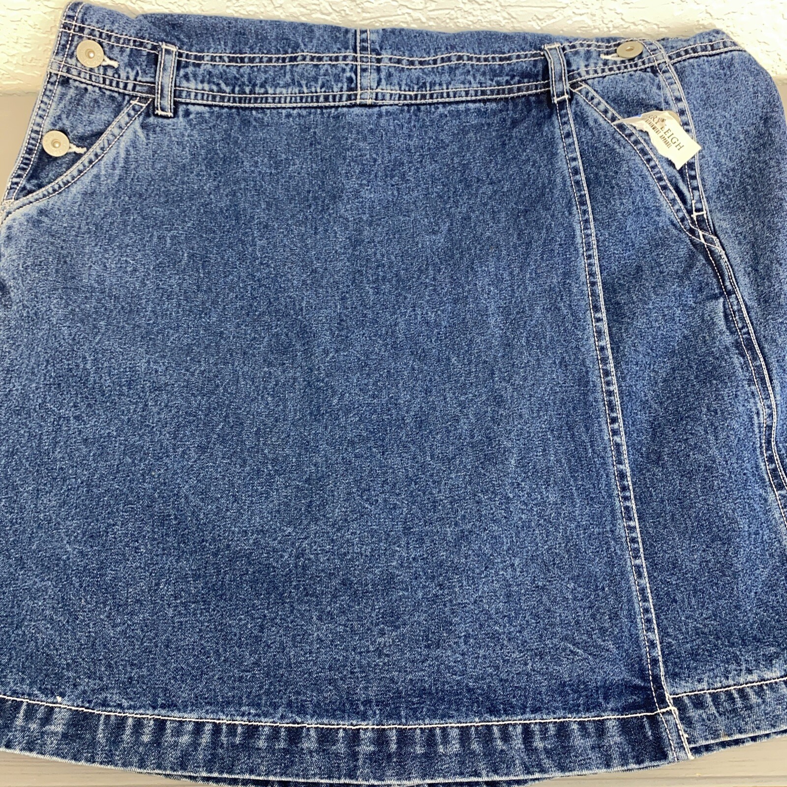 VTG Warner Bros Tweety Bird Bib Skortalls Women’s L Blue Denim Romper ’90s Y2K
