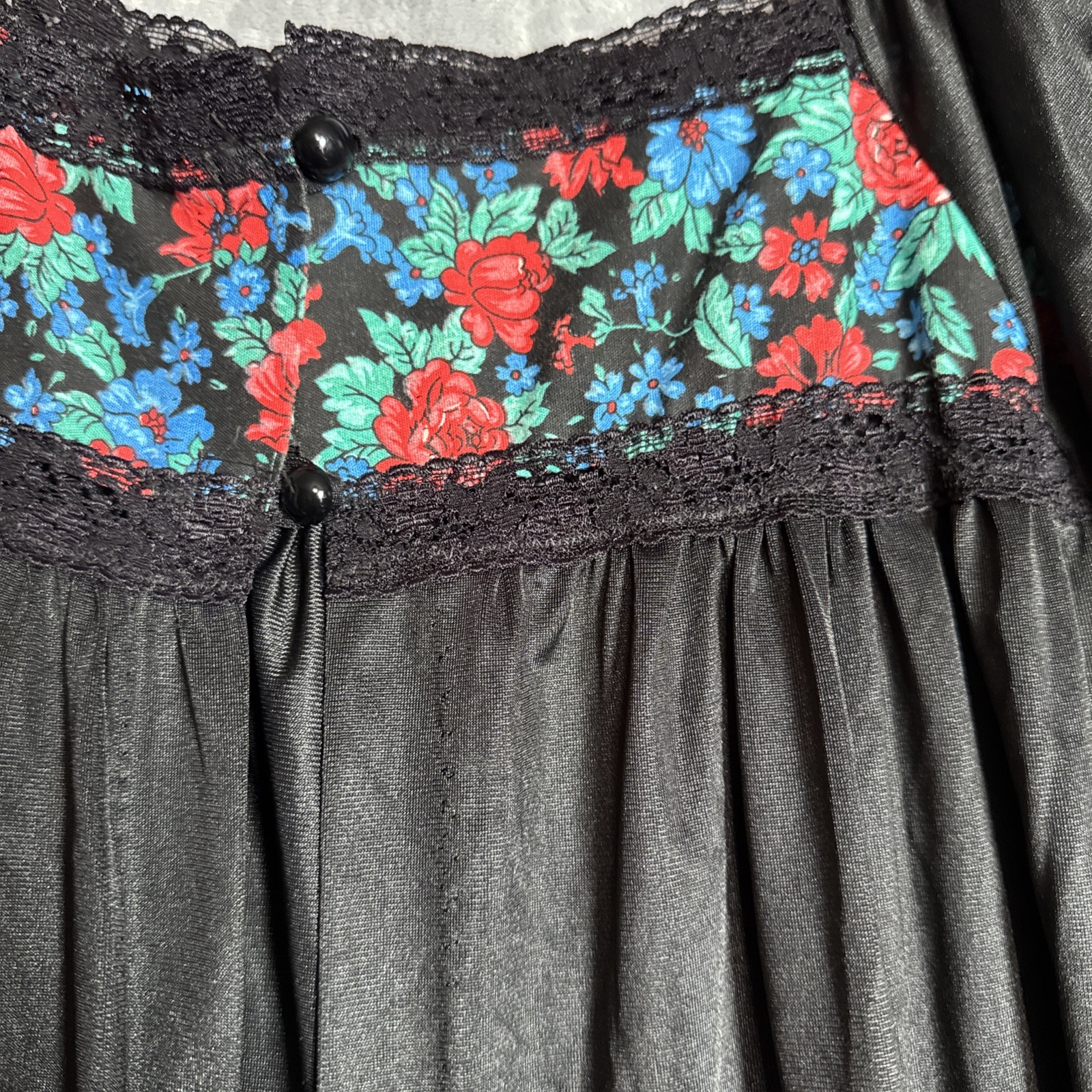 VTG Black Red Rose BUTTER SOFT Nylon Peignoir Robe for nightgown w Lace Sexy L