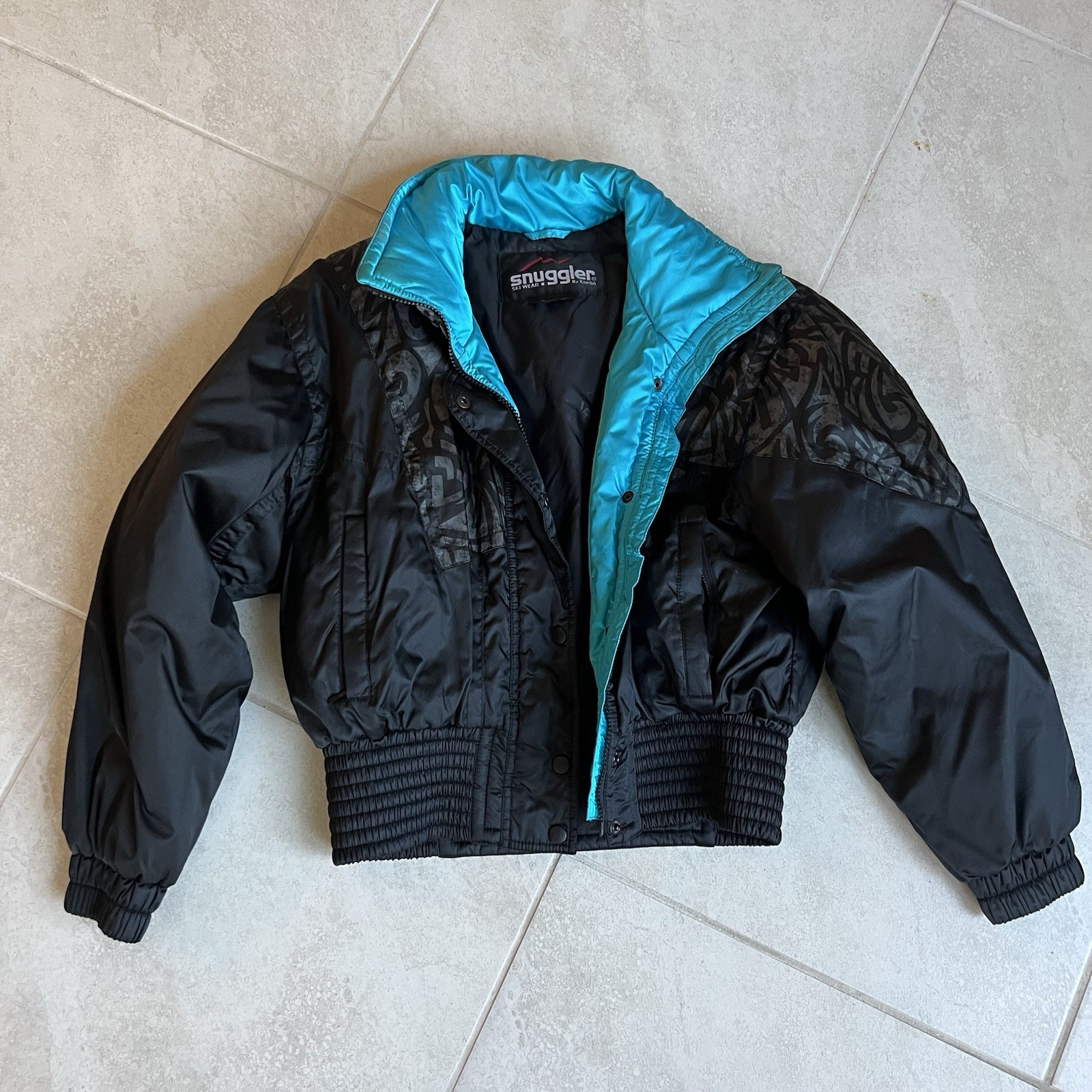 VTG 80s/90s SNUGGLER SKI JACKET – TURQUOISE LINING + GRAFFITI PRINT – MINT!