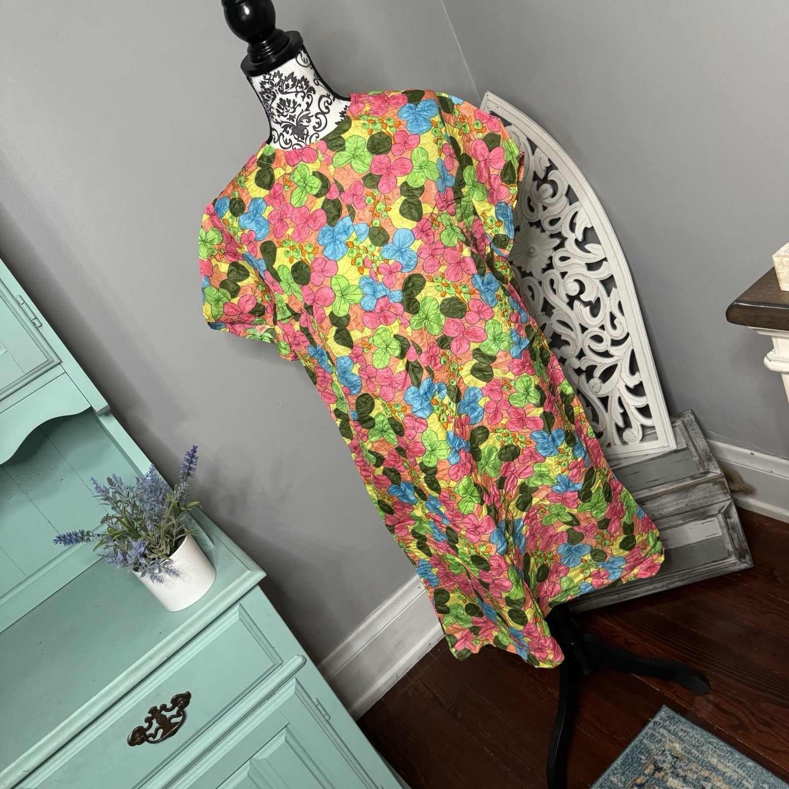 VINTAGE Boho Neon Floral Short Sleeve Dress Size Medium Hippie Retro 60s 70s