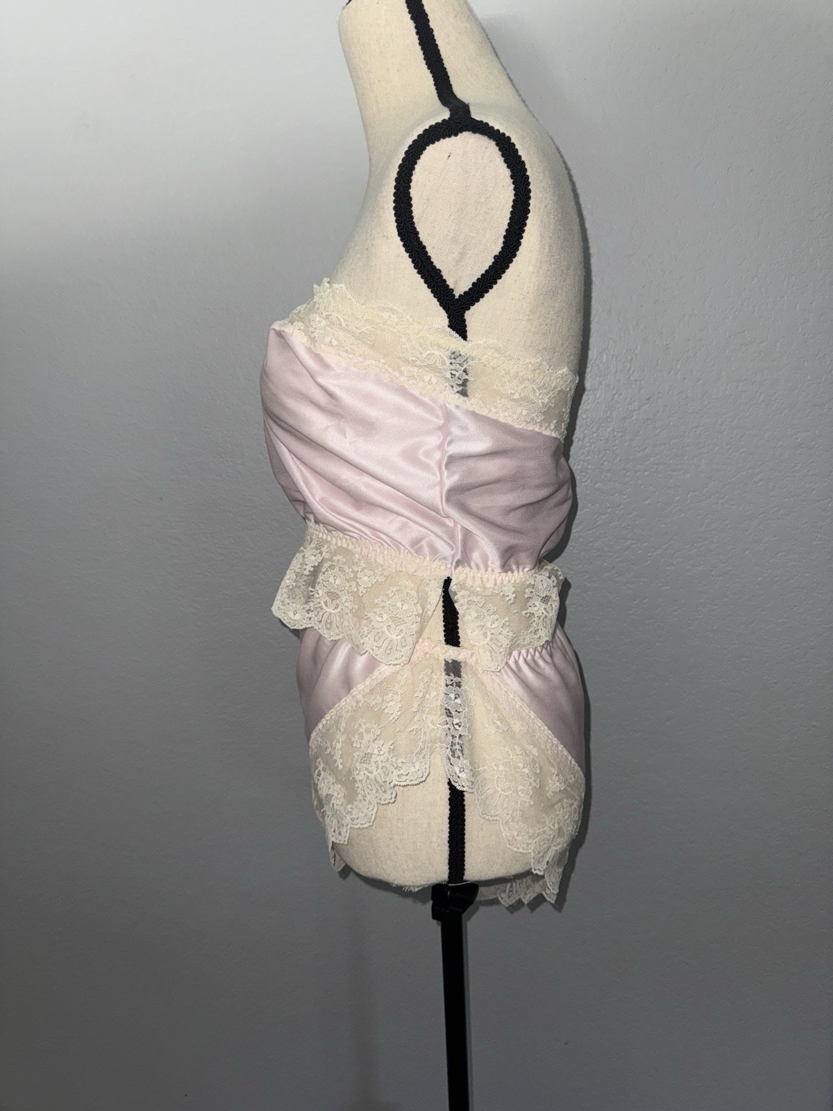 Dolores For Poirette vintage pink satin lace lingerie 2pc Set 70s Pin-Up Boudoir