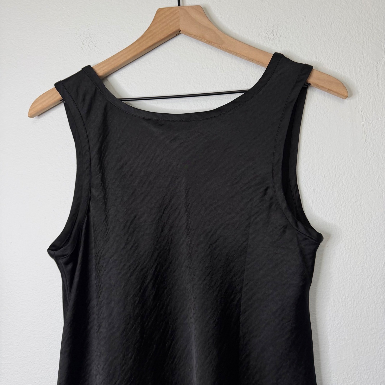 Vintage Gap – Textured Satin Sleeveless Blouse Solid Black Size S
