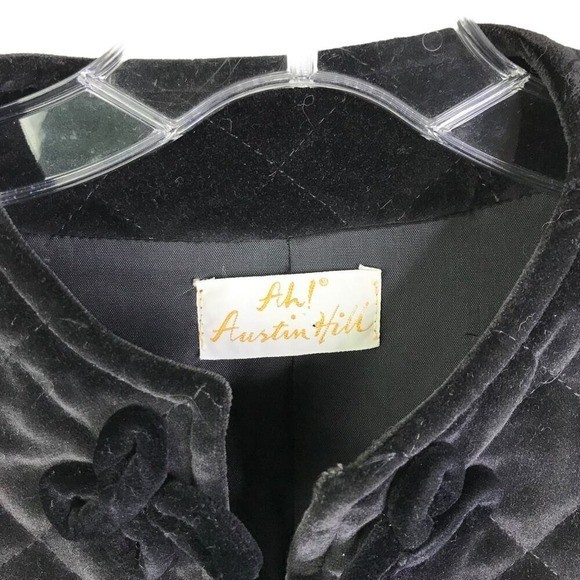 Austin Hill Vintage 2 Dark Academia Quilted Velvet Mandarin Frog Closure Jacket
