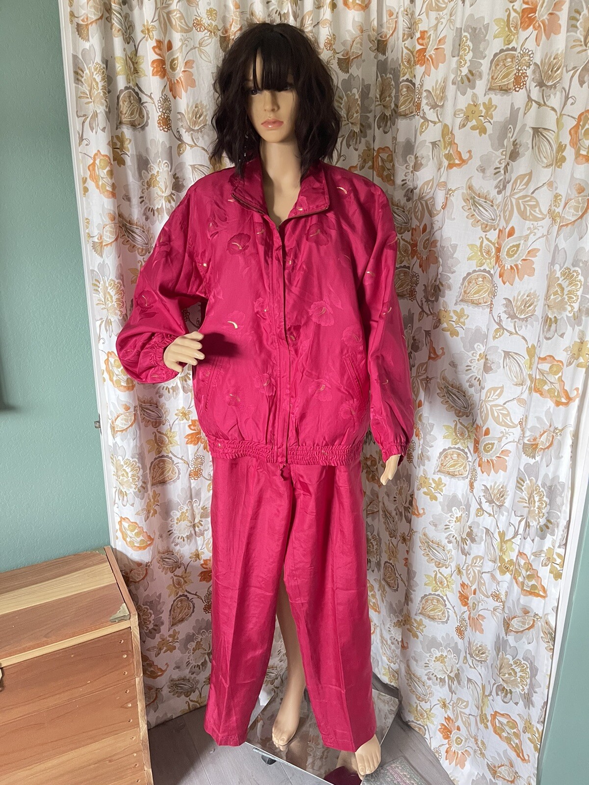 Vintage Abvien 1980s Windbreaker Set Red Gold size L-XL Tall