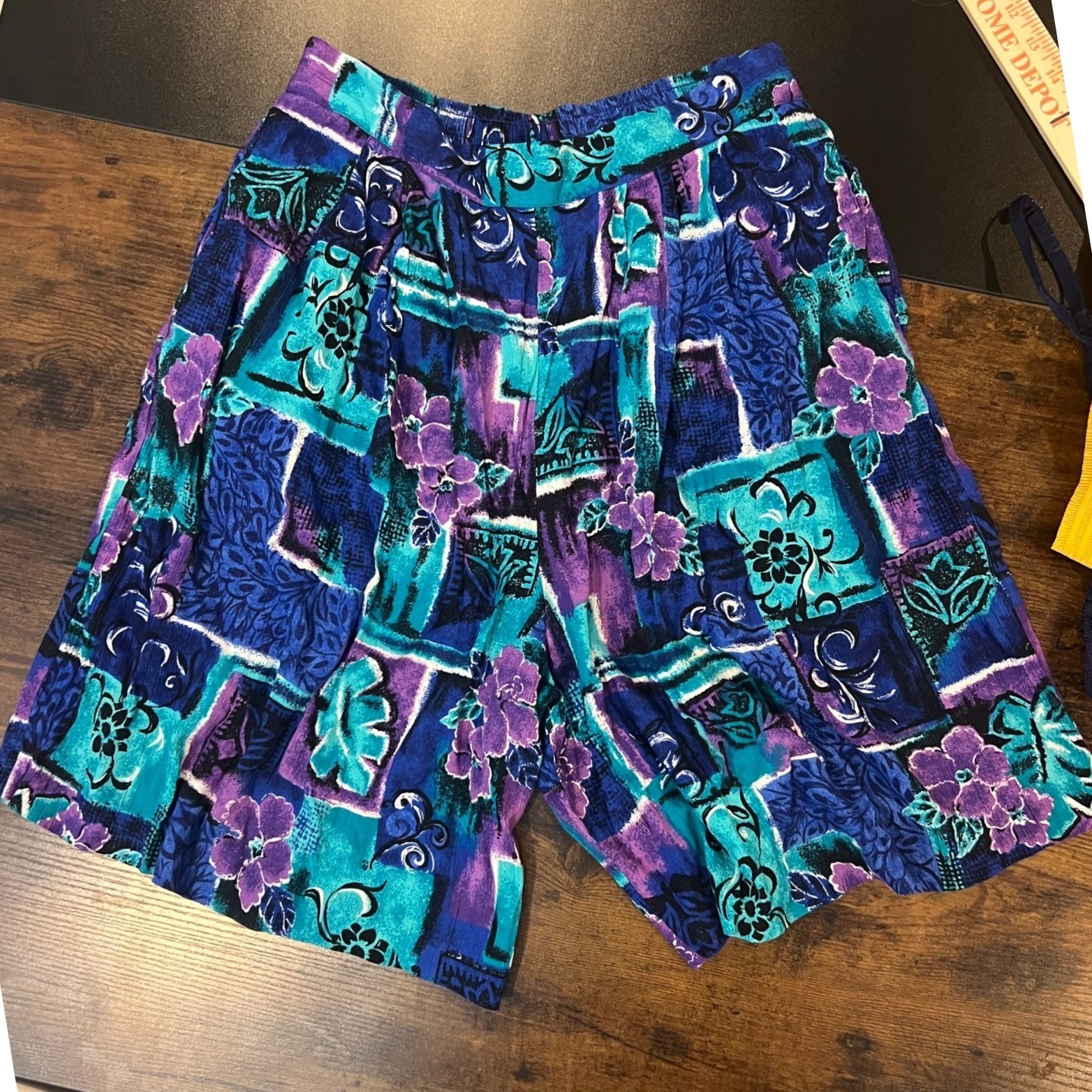 Jessica Scott Vintage 90s Abstract Floral High Waisted Pleated Shorts Purple