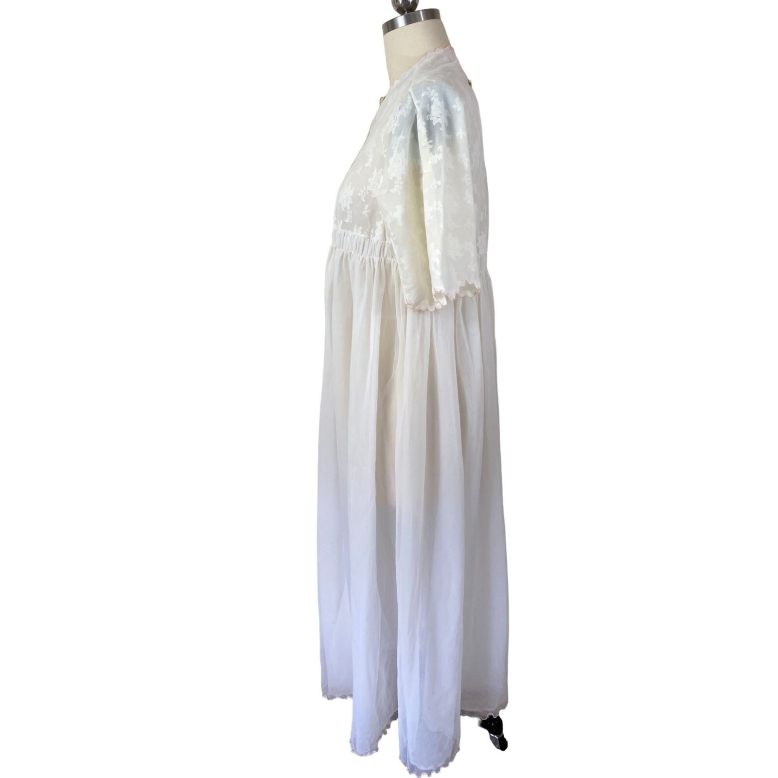 Eyeful by The Flaums VTG 60-70’s Womens Robe Peignor Petite Ivory Chiffon Sheer