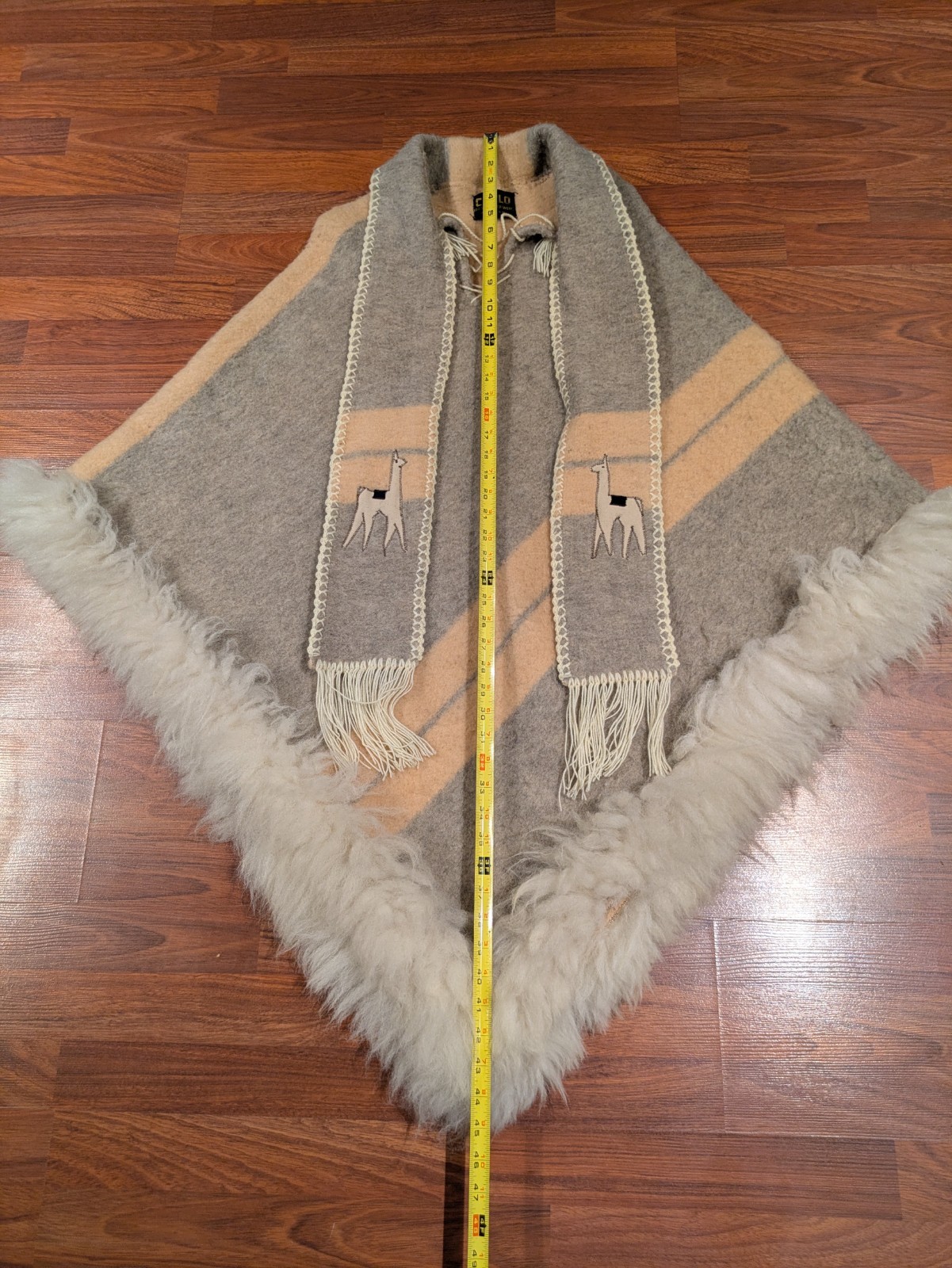 Vintage Peruvian 100% Alpaca Wool Poncho Cape Llama Fur Trim Handmade Boho