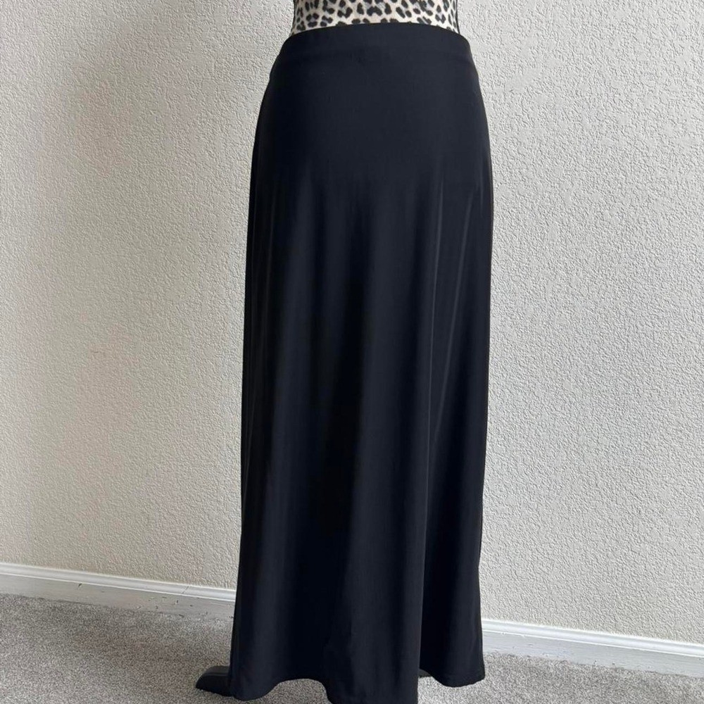 International Newport Group vintage Black maxi skirt with elastic waistband