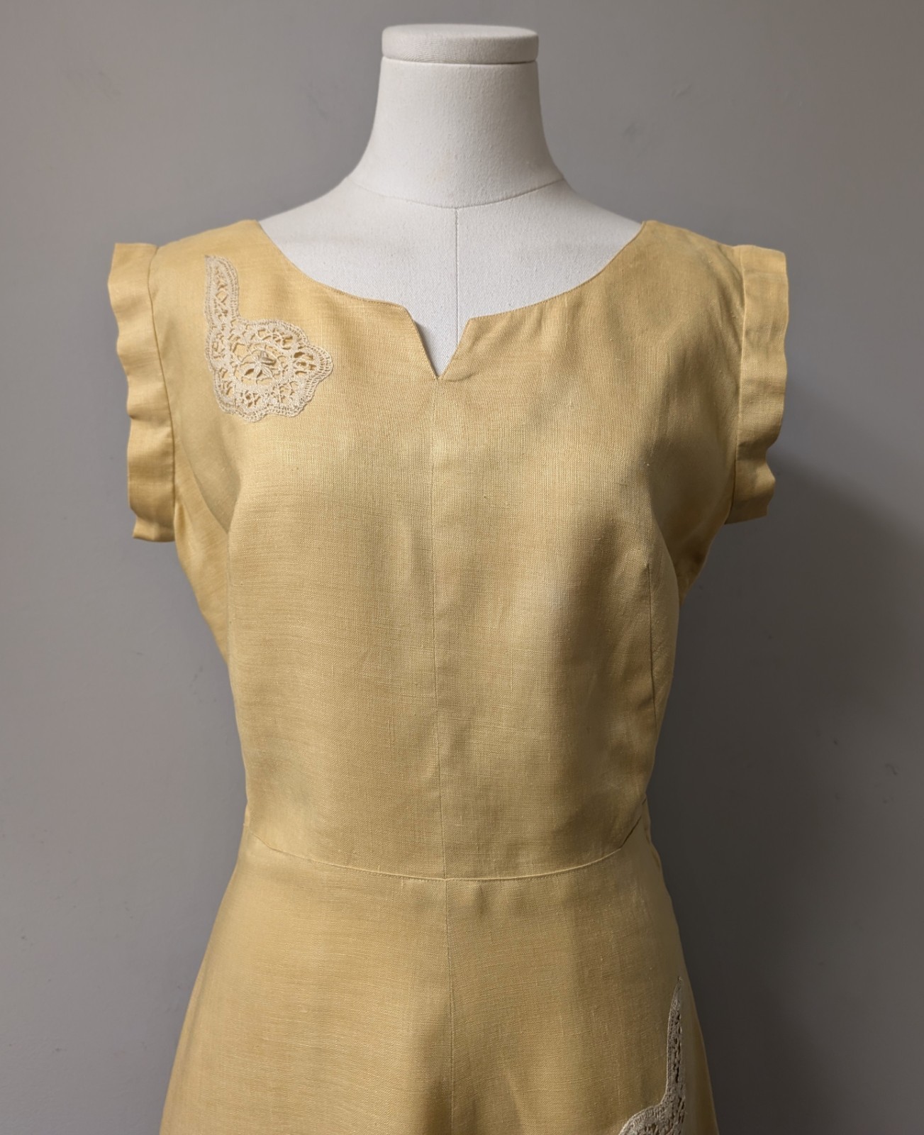 Vintage 40’s Linen Yellow Gold Dress Side Metal Zipper Embroidered Appliques S
