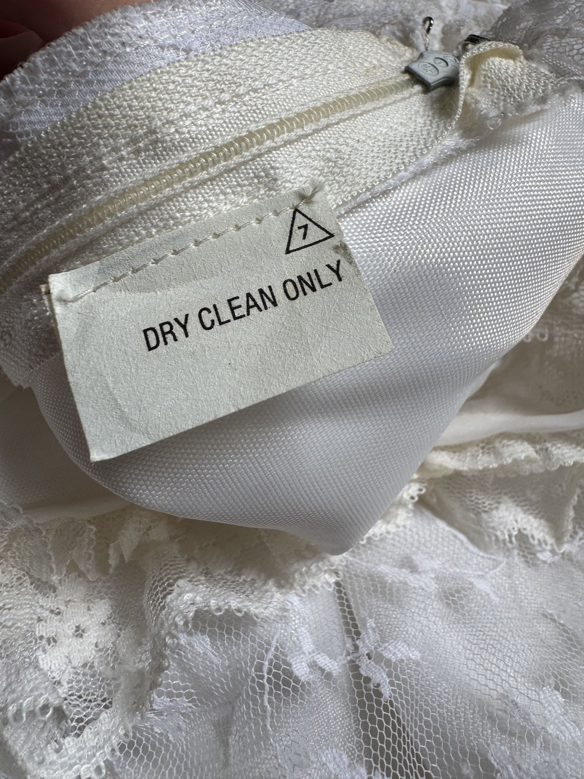 Vintage 70s White Lace Wedding Dress Size 8 With Satin Ribbons & Ruffled Necklin