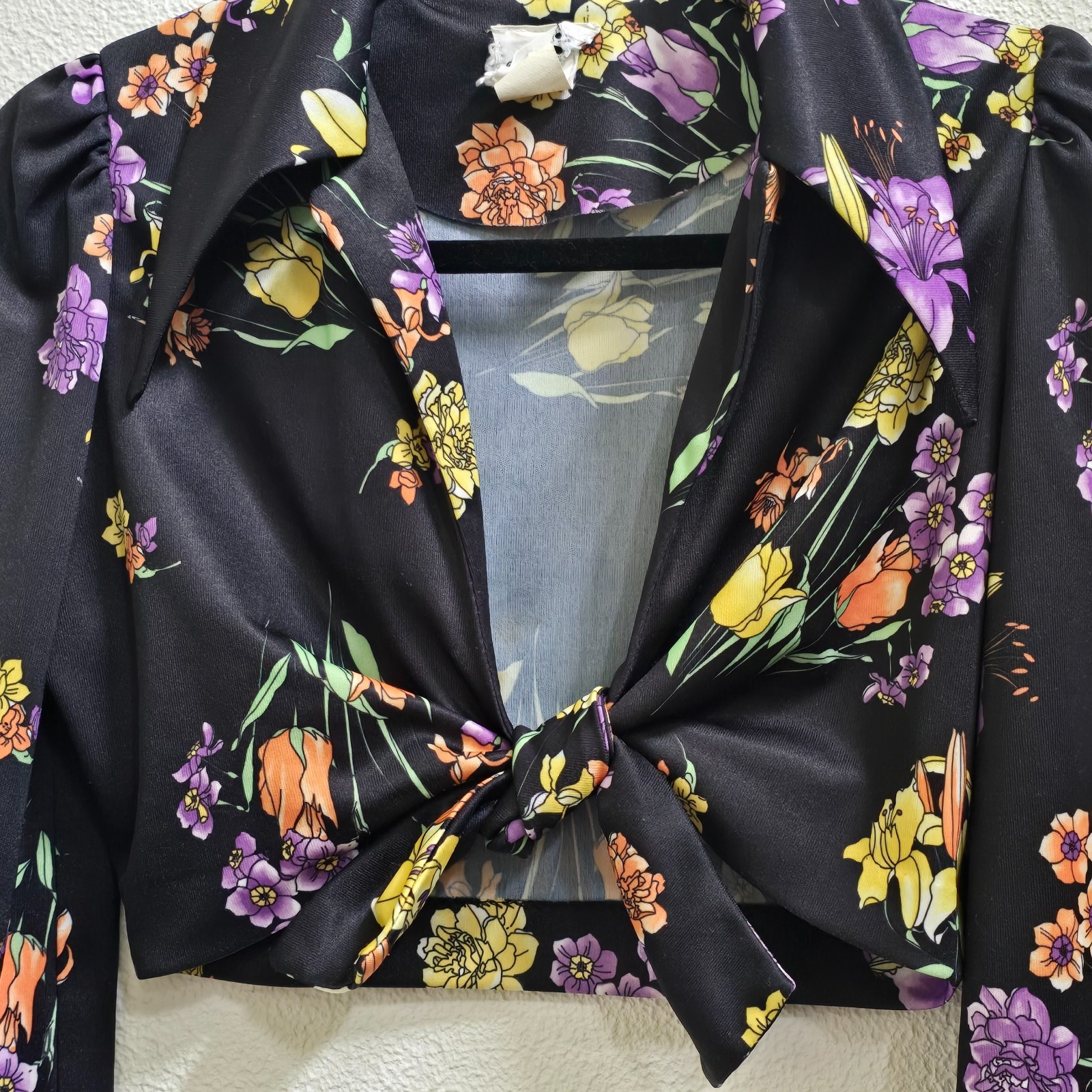 Vintage 70s Black Floral Tie Front Dagger Point Collar Women’s Top Alfreda 0024