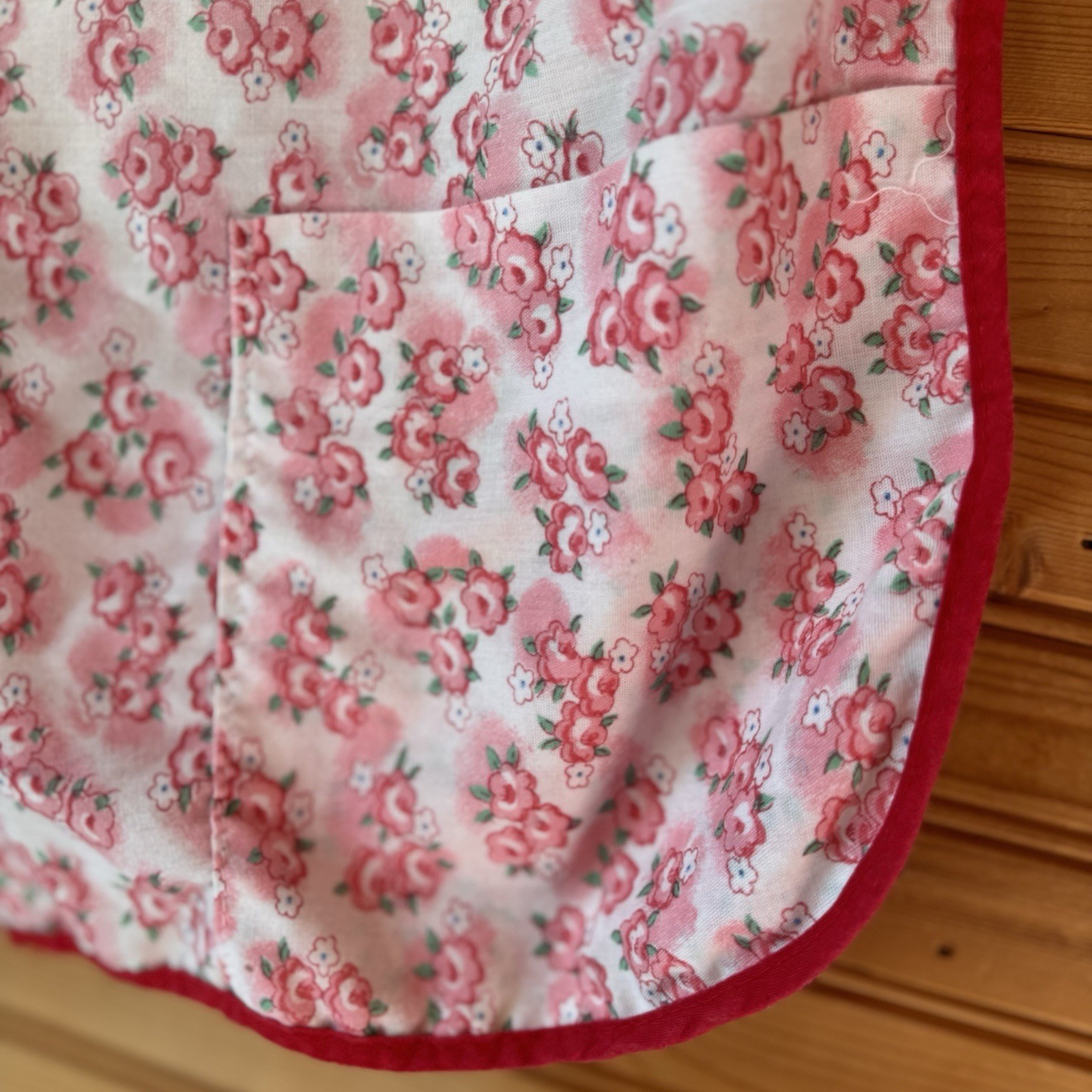 VTG Artistic Creations Smock White Pink Roses Red Trim Large Cottage Art Class