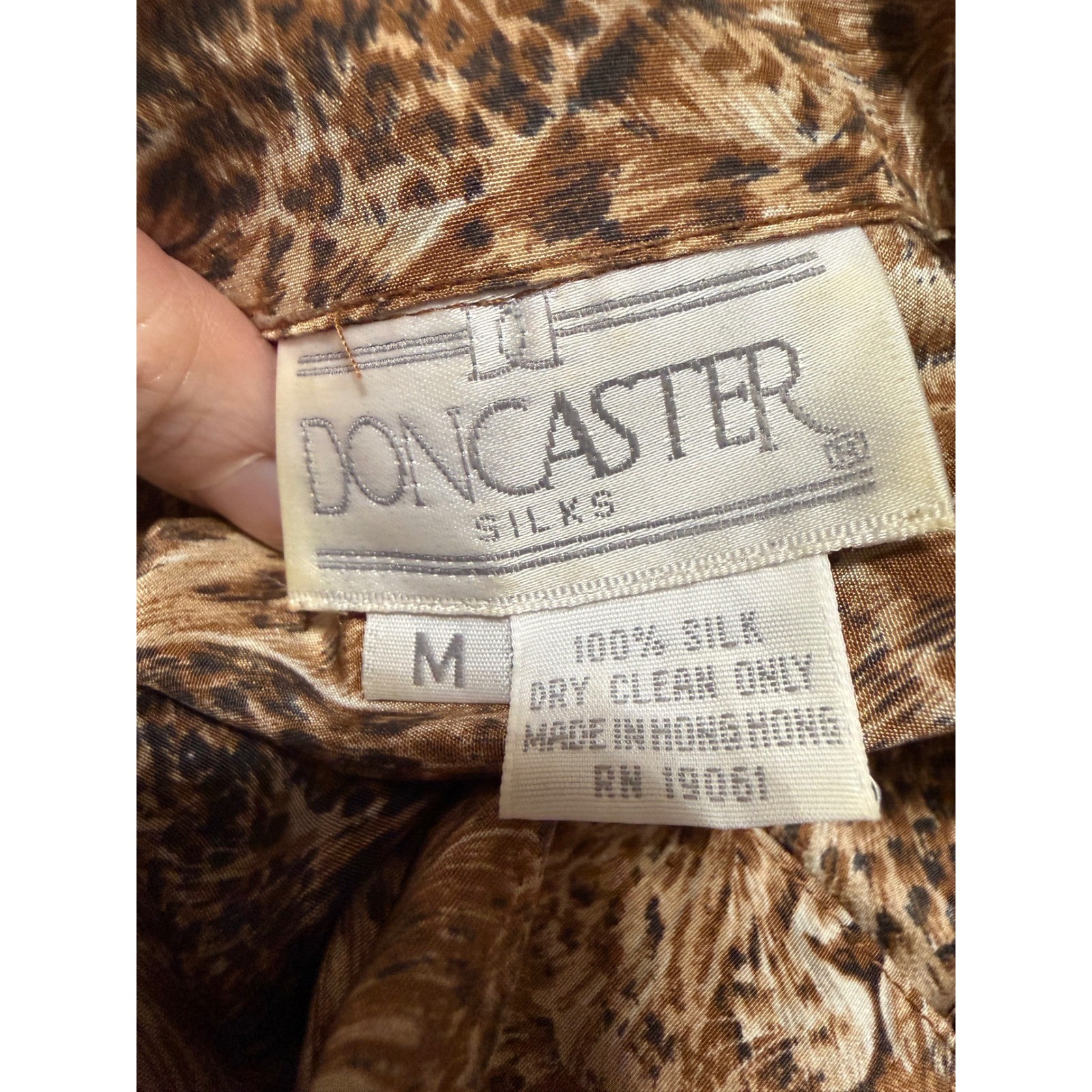 Vintage Doncaster Silks 100% Silk Leopard Cat Print Blouse Medium Safari