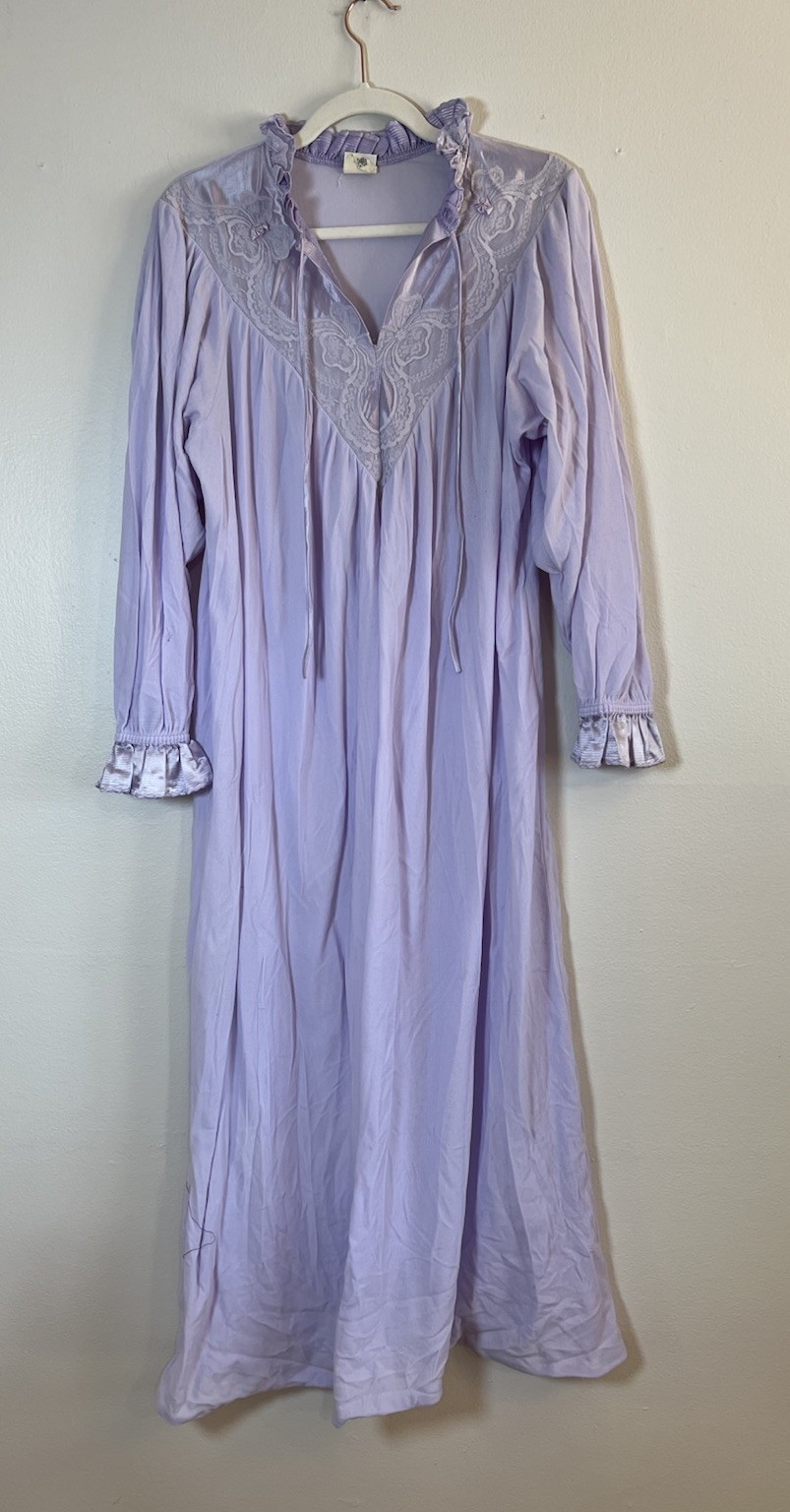 Vintage Donna Richard For Gilligan & O’Malley Nightgown M Purple Nylon Made USA