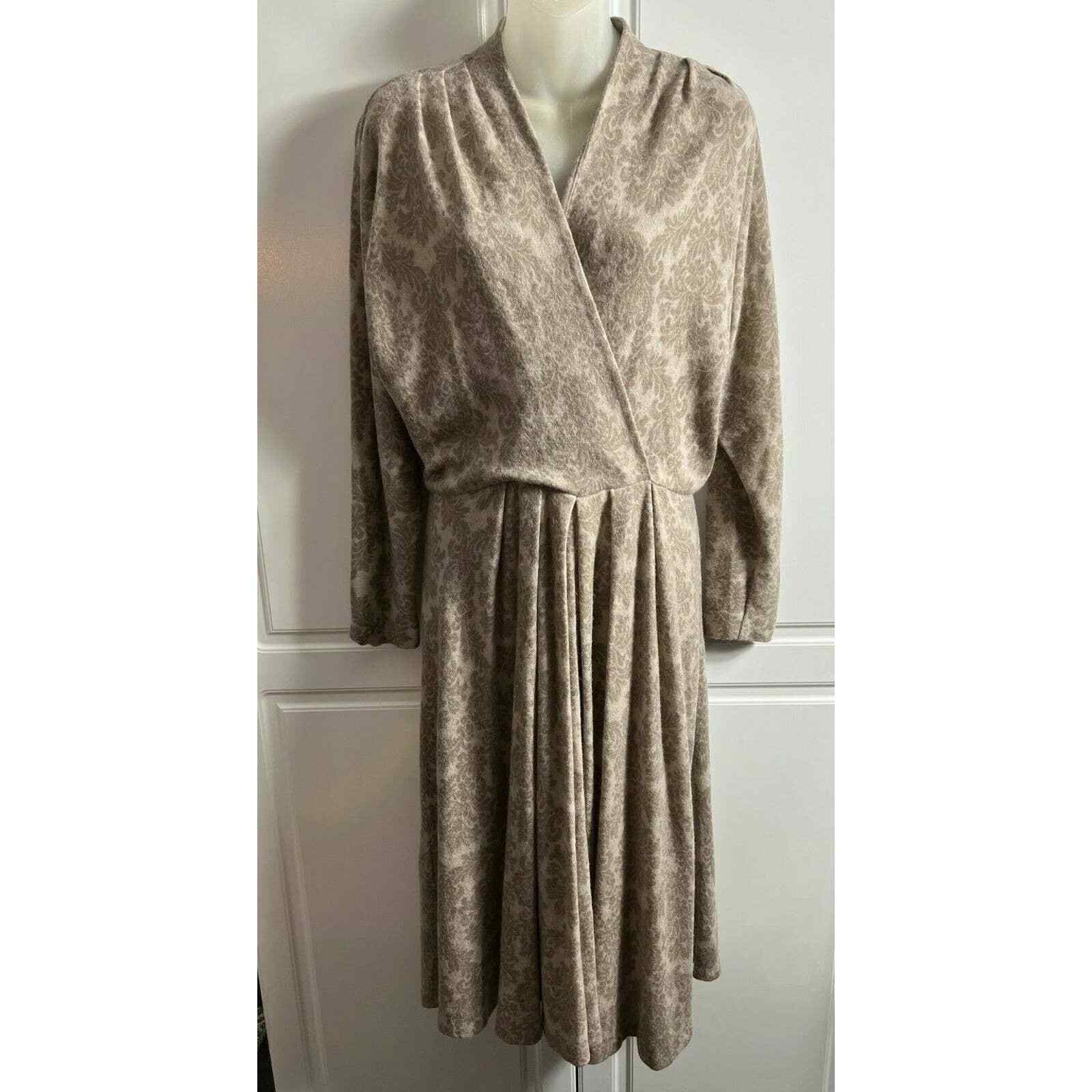 Vtg LLoyd Williams Sweater Dress Wool w/ Deep V & Dolman Sleeves Size 8