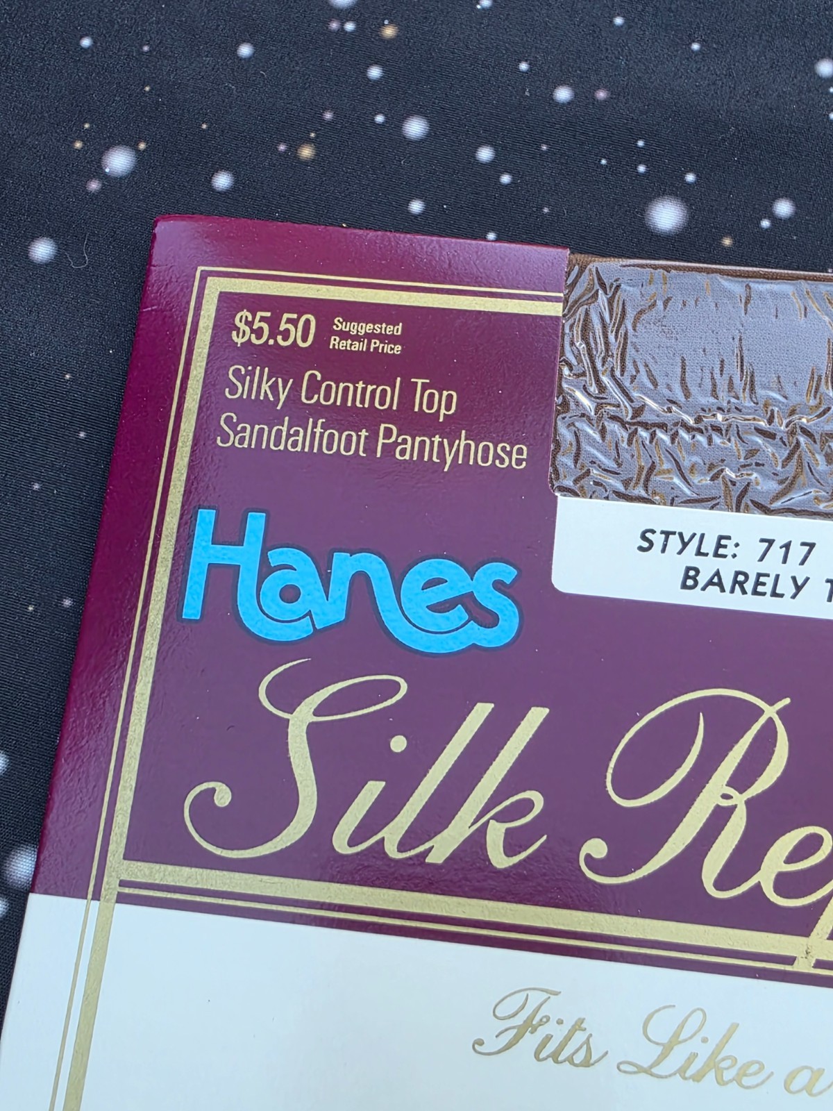 HANES SILK REFLECTIONS Silky control top Pantyhose 717 AB Barely There new