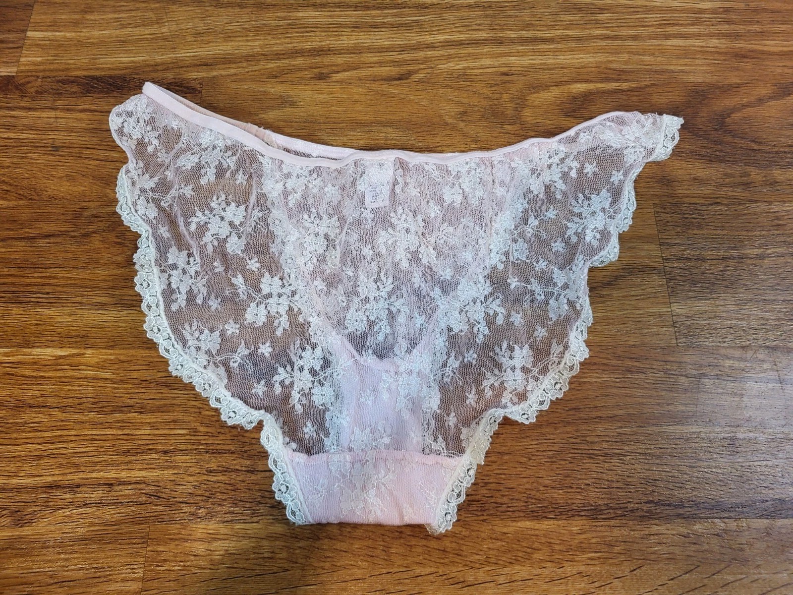 Vintage Y2K Victorias Secret Light Pink Lace Panties Romantic Feminine Size L